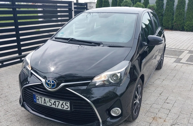 Toyota Yaris cena 47900 przebieg: 58000, rok produkcji 2015 z Tarnobrzeg małe 56